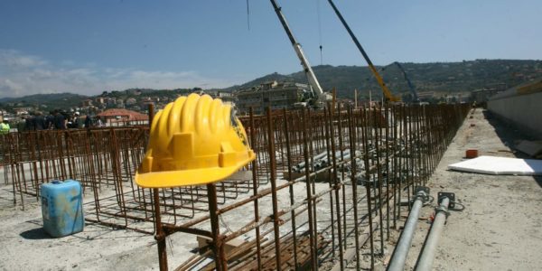 Pnrr e investimenti bloccati in Sicilia: il grande rebus dei cantieri già aperti