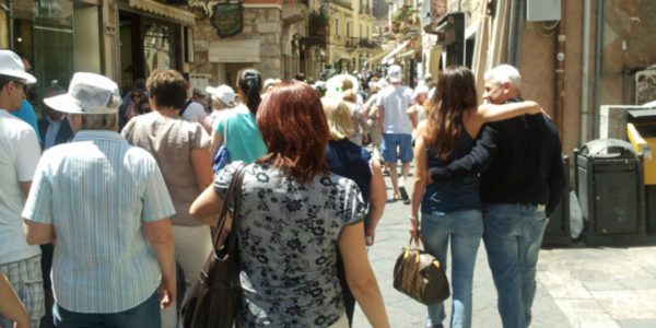 Problemi ai serbatoi: Taormina piena di turisti, ma senz'acqua