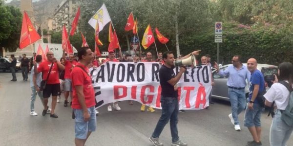 Reddito di cittadinanza, nuova protesta a Palermo: «Tanti disoccupati e poche offerte di lavoro»