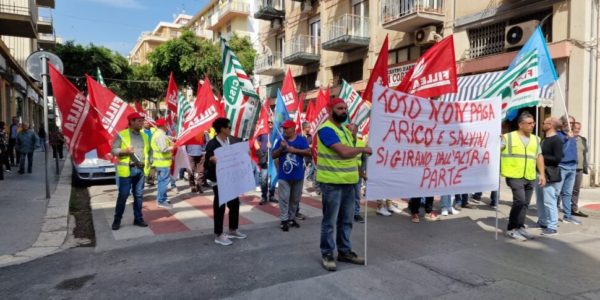 Raddoppio ferroviario a Cefalù, agli operai pagate due mensilità arretrate