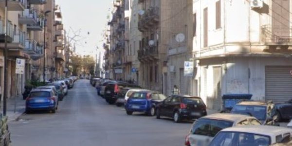 Palermo, rapina con il coltello in un centro scommesse di via Filippo Corazza