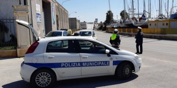 Rapina e minacce, paura in centro a Marsala: fermati due giovani nordafricani