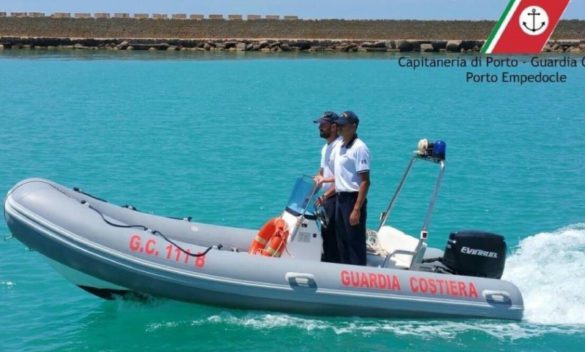 San Nicola l’Arena, capitaneria salva coppia e figli su una barca in avaria