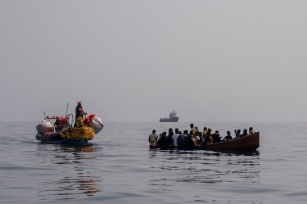 Migranti: sbarchi record a Lampedusa, in hotspot oltre 3mila