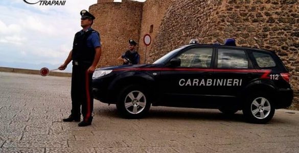 Sentono urla dai vicini e pensano a una rapina: arrivano i carabinieri, era un ragazzo alle prese con un videogioco