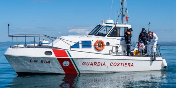 Sei pirati del mare arrestati a Porto Empedocle, hanno rubato il motore a un barchino