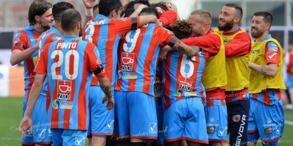 Tifosi del Catania in delirio, quasi 7.500 abbonamenti sottoscritti in un giorno