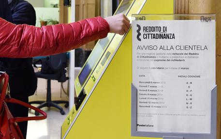 Sospensione reddito di cittadinanza a Catania: domande online per presa in carico ai Servizi Sociali