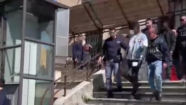 Traffico di esseri umani, altri arresti nell’ambito dell’operazione Landayà della polizia di Catania