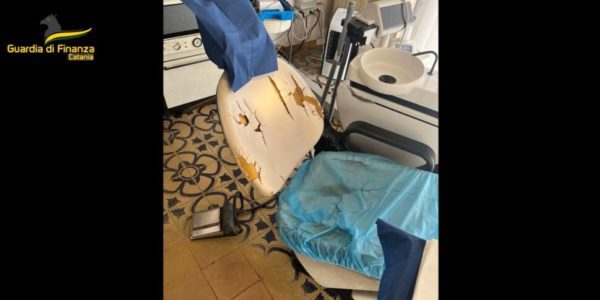 Un dentista ha nascosto compensi per 800 mila euro: scoperti nove evasori fiscali a Riposto