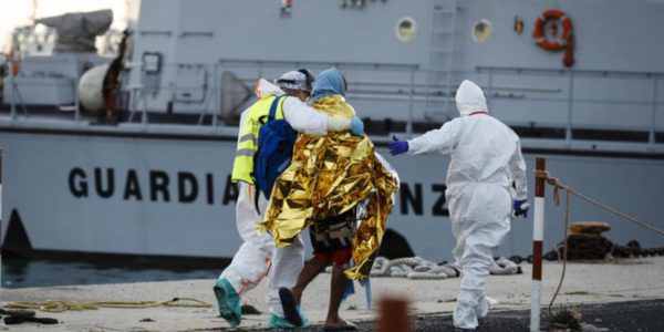 Un naufragio e ancora sbarchi, già duemila morti nel canale di Sicilia