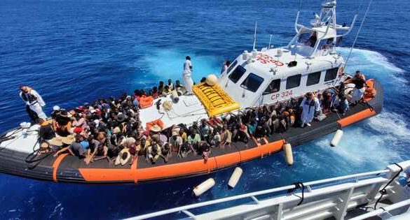 Venti sbarchi in nottata a Lampedusa, approdati 791 migranti