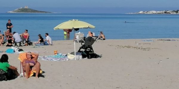 Un malore mentre fa il bagno: ventunenne muore in spiaggia a Isola delle Femmine