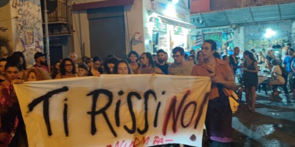 Violenza di gruppo a Palermo, corteo di solidarietà per la vittima dalla Vucciria al cantiere dello stupro