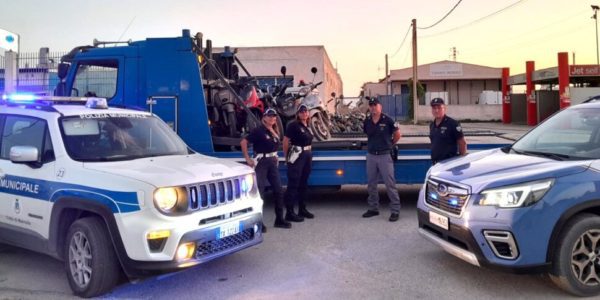 Controlli a Marsala, sequestrate dieci moto abbandonate senza targa