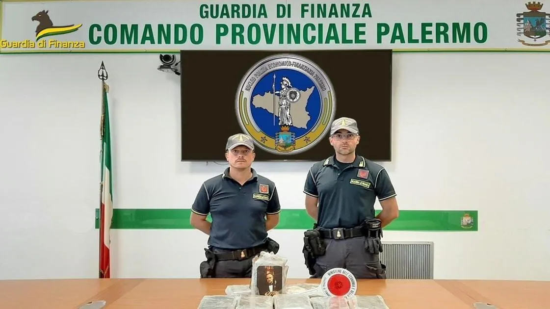 17 chili di cocaina sequestrati a Palermo