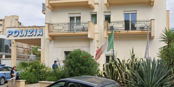 «Sono mafioso e vi sparo»: denunciato ventiduenne di Canicattì per aggressione e minacce ai poliziotti