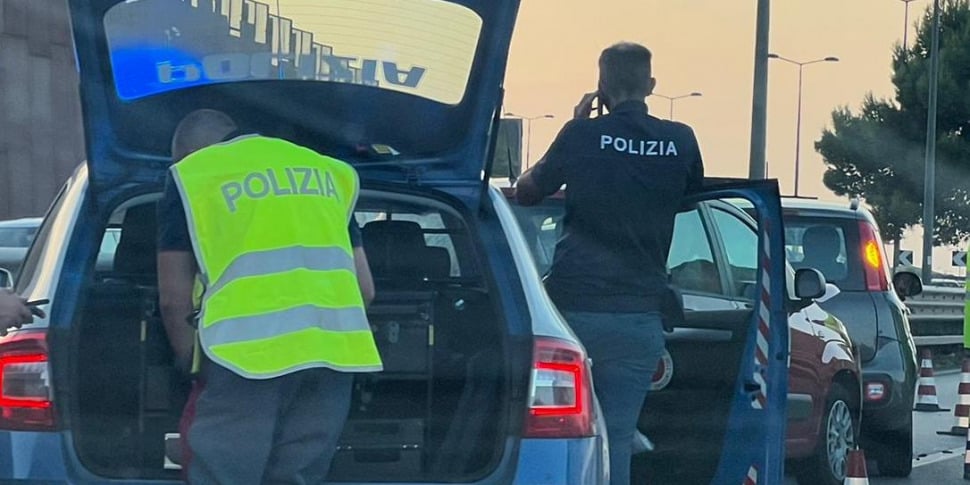 Incidente sulla Palermo-Catania, coinvolti due auto e un furgone: tre feriti nella zona di Agira