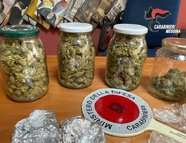 62enne arrestato a Messina per nascondere droga in cucina.
