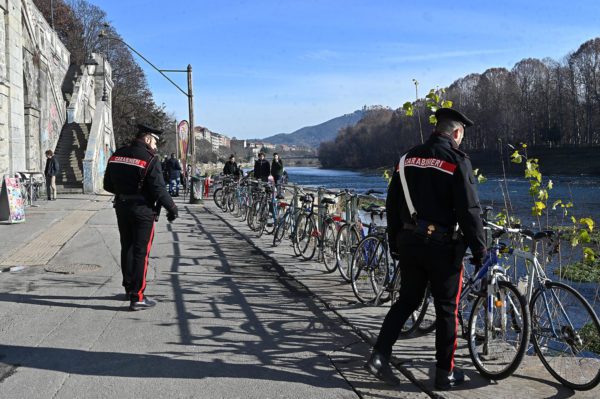 Condannati per tentato omicidio i tre minori che lanciarono una bici sul Lungo Po di Torino ferendo un ragazzo palermitano