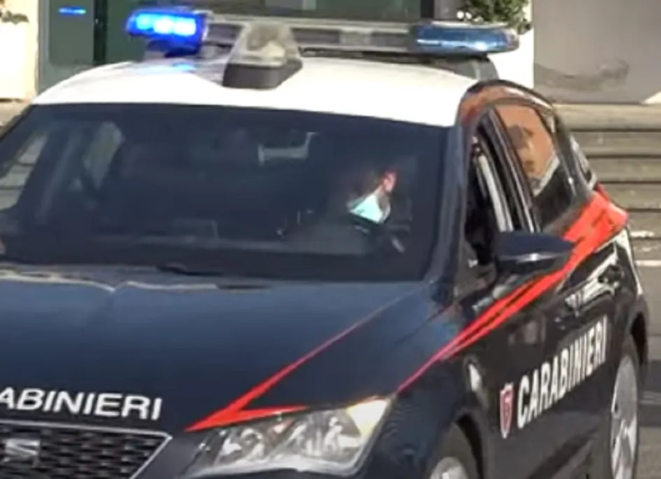 Accoltellato vicino stazione Palermo, scampa fuggendo.