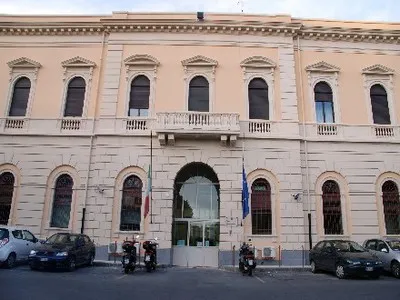 Agenti aggrediti a Piazza Lanza, Sappe: "Venerdì di violenza" - scontri e tensioni sfociano in attacchi contro le forze dell'ordine