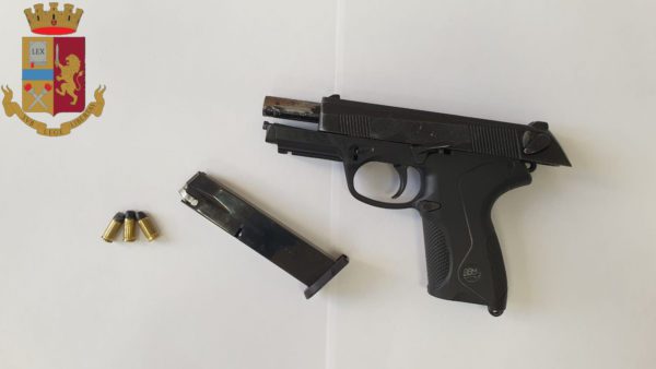 Sparò colpi di pistola contro la casa di un pluripregiudicato, lentinese arrestato ad Acireale