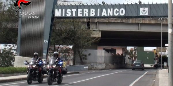 Misterbianco, sorpreso a rubare in una villetta: diciannovenne arrestato dai carabinieri