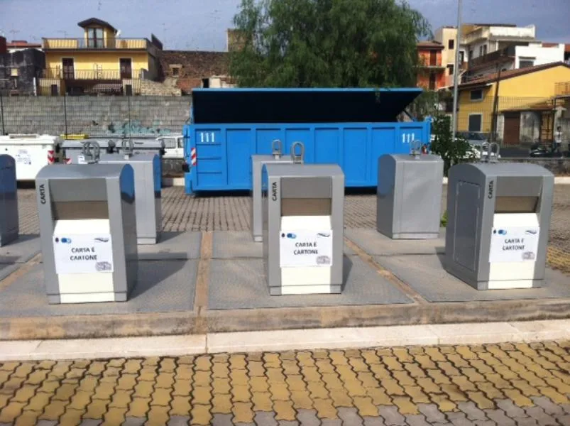 Catania: impossibilità di smaltire secchielli vernice nelle isole ecologiche