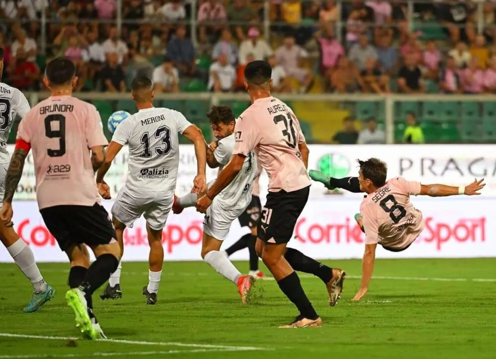 Cosenza vince a Palermo nel finale con Eurogoal di Canotto