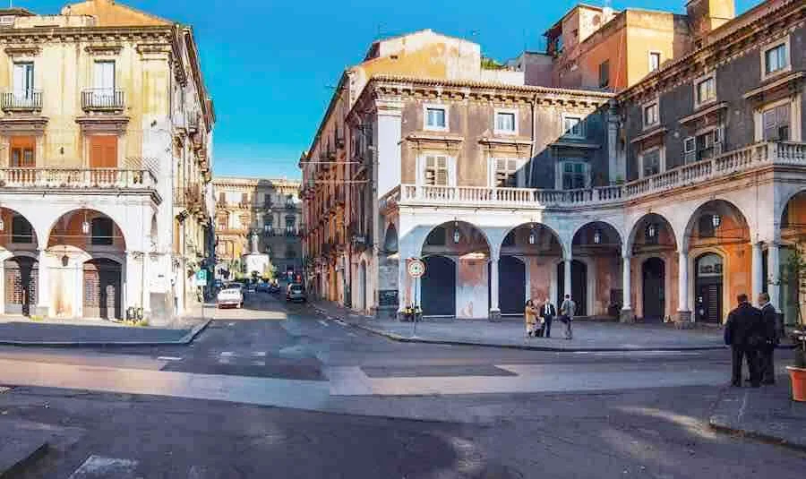 Da domenica mattina, Piazza Mazzini diventa zona pedonale permanente - Catania