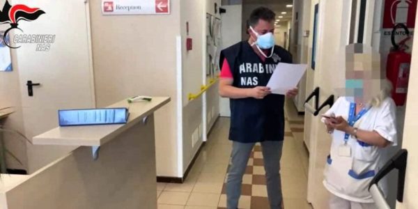 Raffica di controlli sulle liste d'attesa: denunciati nove medici per avere fatto passare prima gli amici