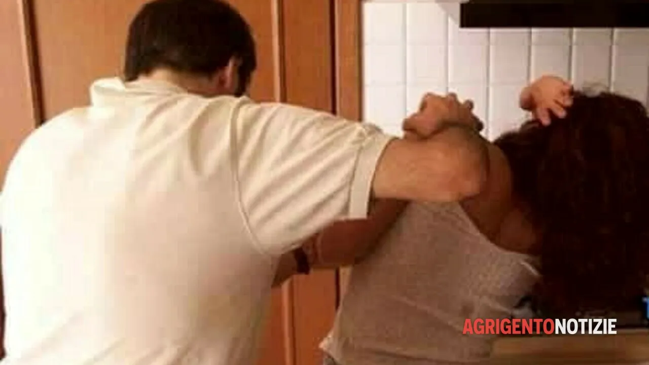 Denunciato 43enne per minaccia e aggressione a moglie e carabinieri