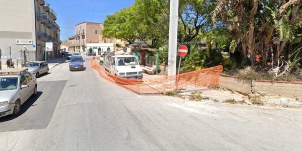 Marsala, donna investita mentre attraversa la strada: trasportata in ospedale