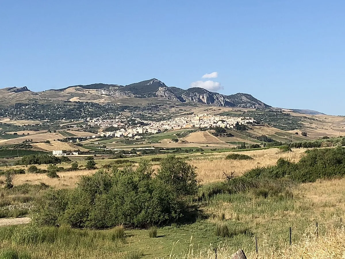 Gioielliere di Agrigento sventa rapina con coraggio: "Non mi arrendo"