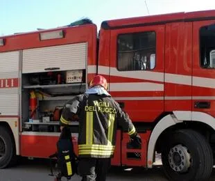 Incendio a Falsomiele, evacuato edificio a causa di fiamme in un appartamento