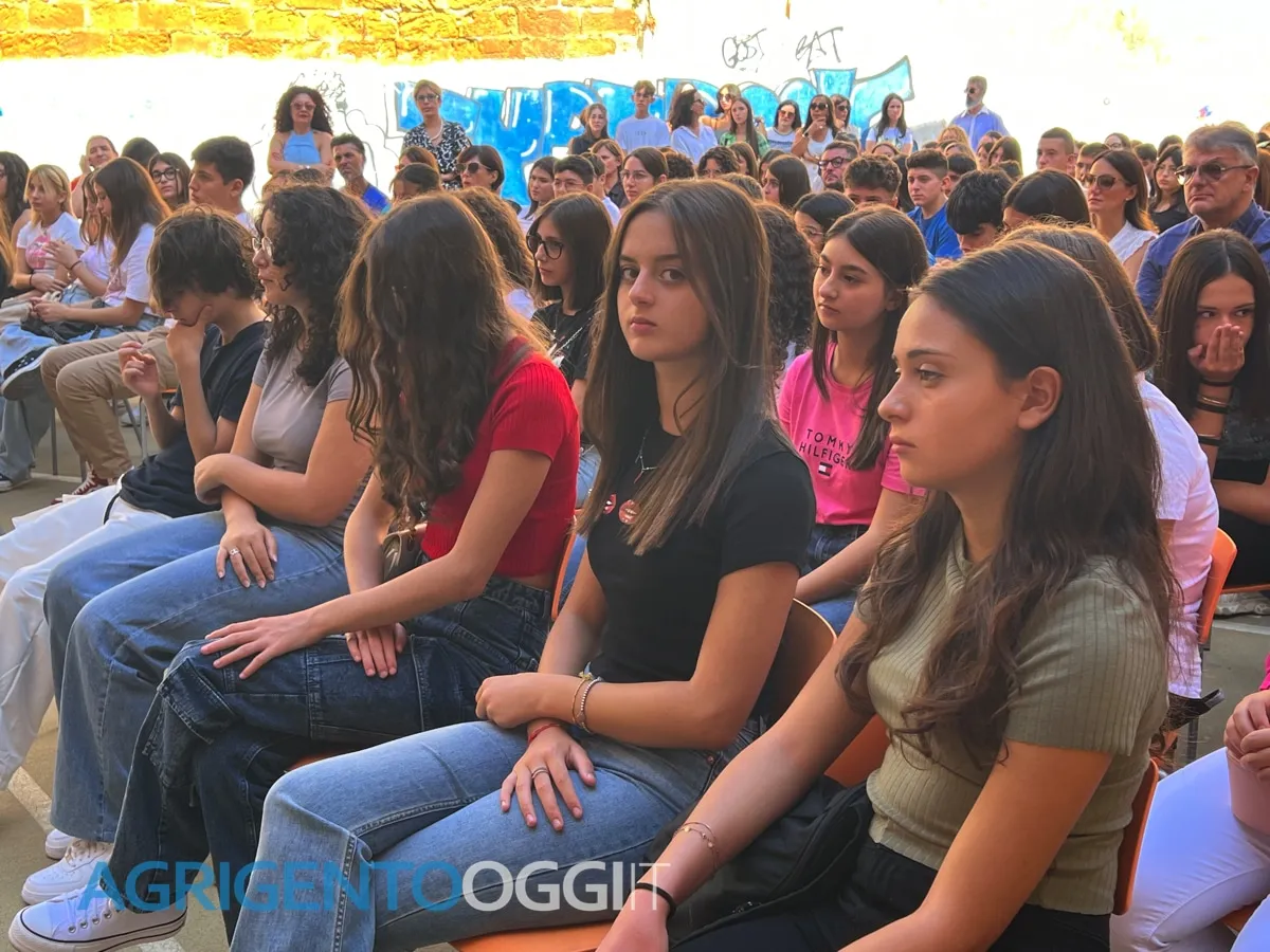 Inizio anno scolastico: Licei di Agrigento accoglienza e campanella