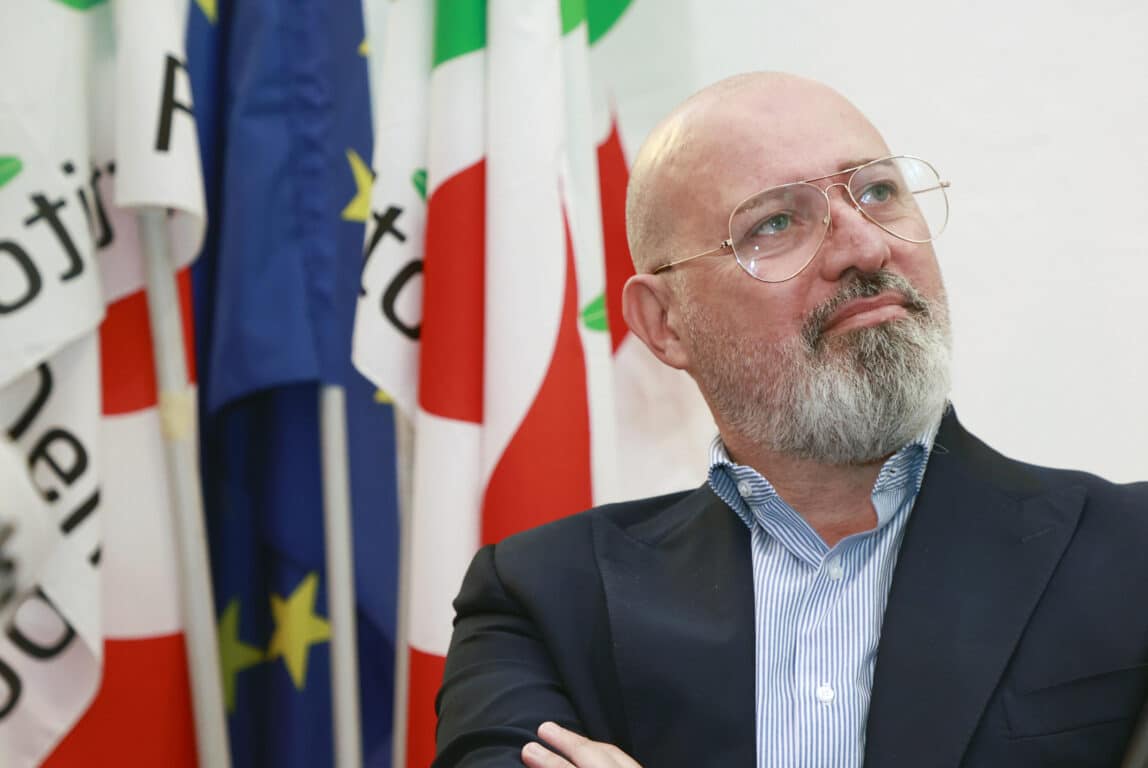 Il presidente della regione Emilia Romagna Stefano Bonaccini annuncia la sua candidatura a segretario nazionale del Partito Democratico durante un incontro al circolo PD di Campogalliano, in provincia di Modena, paese in cui vive. Campogalliano, 20 Novembre 2022. ANSA / ELISABETTA BARACCHI