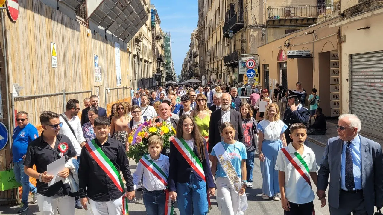 Legalità: Fiore sulla tomba di Padre Puglisi, Palermo - Cronaca Oggi