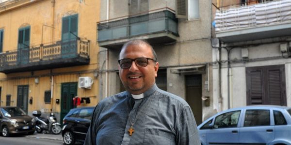 Palermo, parla la mamma della bambina caduta dal balcone: «Ora seguirò la fase della riabilitazione»