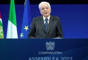 Mattarella: per risolvere i problemi serve impegno, non sfruttare le paure.