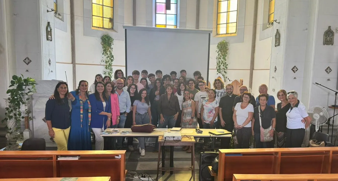 Progetto a Messina: 100 giovani protagonisti lottano contro la povertà educativa, affermando 'Di Bellezza si vive'