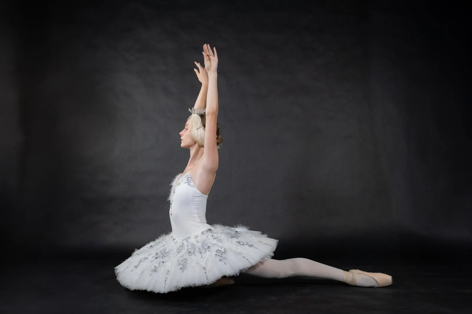Rappresentazione del balletto "Il Lago dei Cigni" a Taormina al Teatro Antico, 24-25 settembre 2023