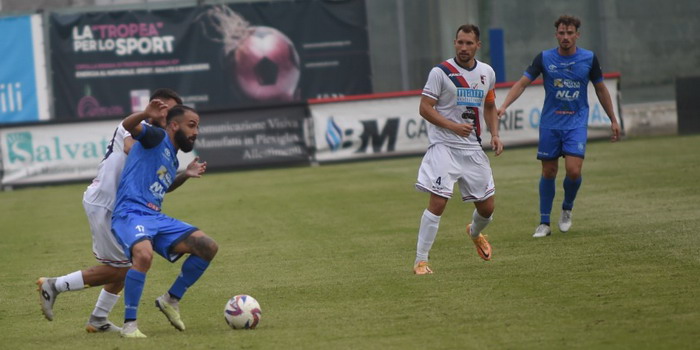 Il Ragusa è tornato con le ossa rotte dalla trasferta a Vibo e ora si prepara contro l’Akragas, a caccia di una vittoria. Ignoffo: “I calci piazzati continuano a penalizzarci”