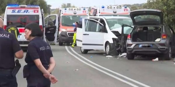 L'incidente di Pozzallo con sei turisti maltesi feriti: per due donne sarà necessario l'uso dell'aeroambulanza