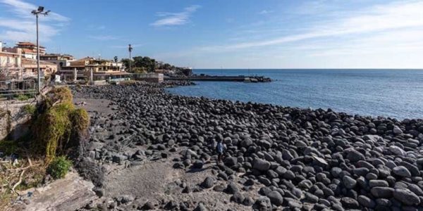 San Giovanni Li Cuti, malore mentre fa il bagno: muore un sessantenne