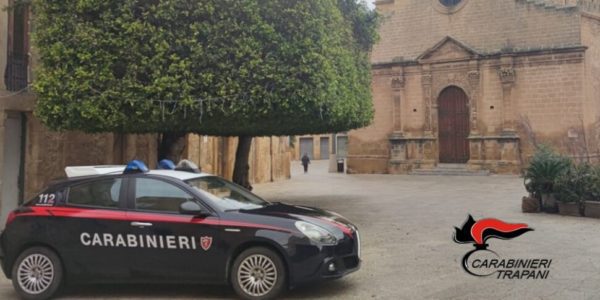 Castelvetrano, colpisce la moglie davanti alla figlioletta: denunciato trentatreenne