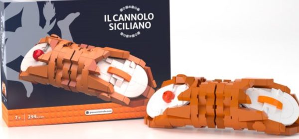 Metti un cannolo di mattoncini (Lego) come souvenir della città