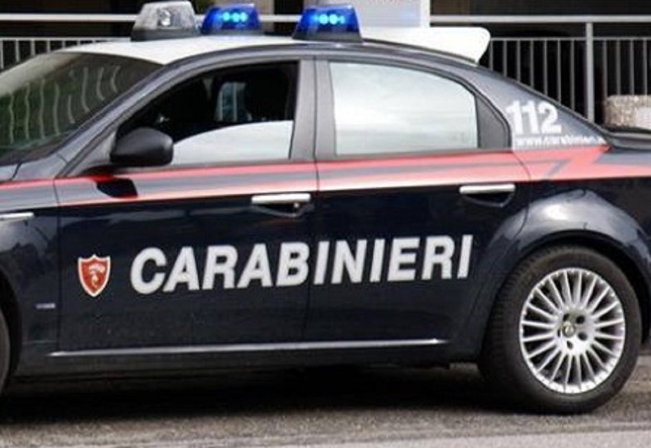 Minaccia di morte l’ex compagno, lo picchia e lo perseguita, arrestato un giovane ragusano accusato anche di diffamazione