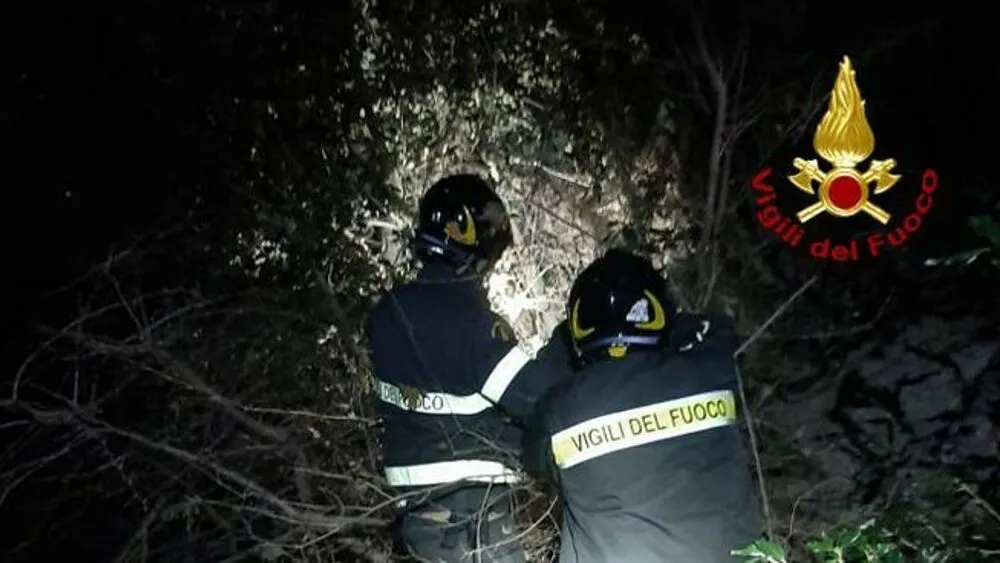Battuta di caccia tragica: trovato morto in crepaccio.